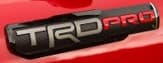 EMBLEMA ADHESIVO EN ABS IMPORTADO TRD PRO TOYOTA RAV4 2020-2025